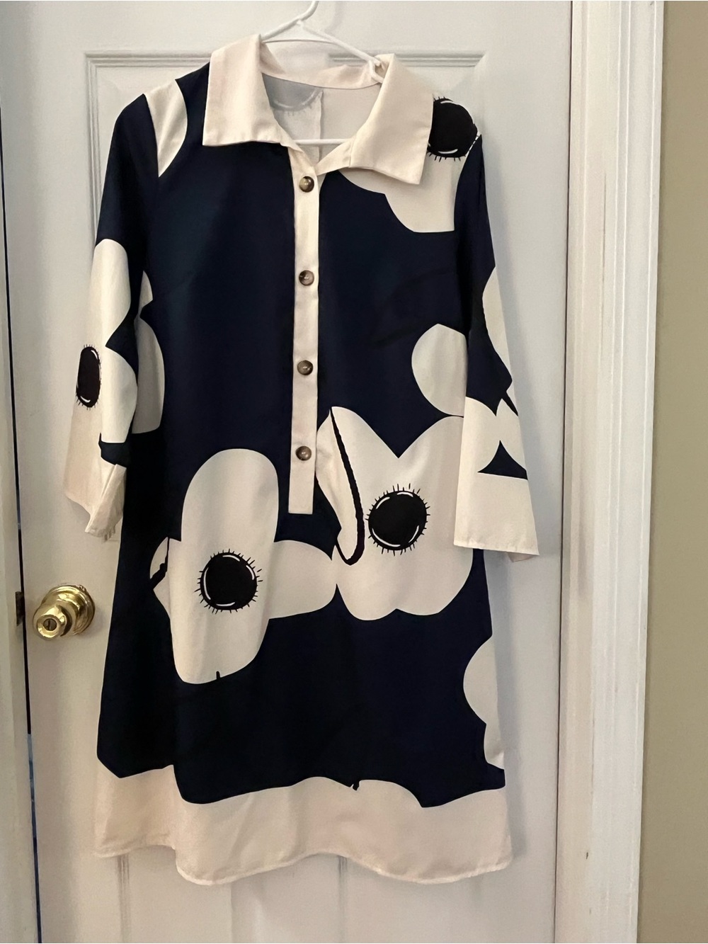 SHEIN Navy and Cream Floral Button-Front Shift Dress